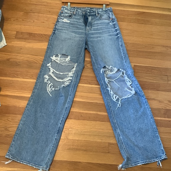 AE Stretch Curvy Super High-Waisted Baggy Straight Jean - Picture 3 of 7